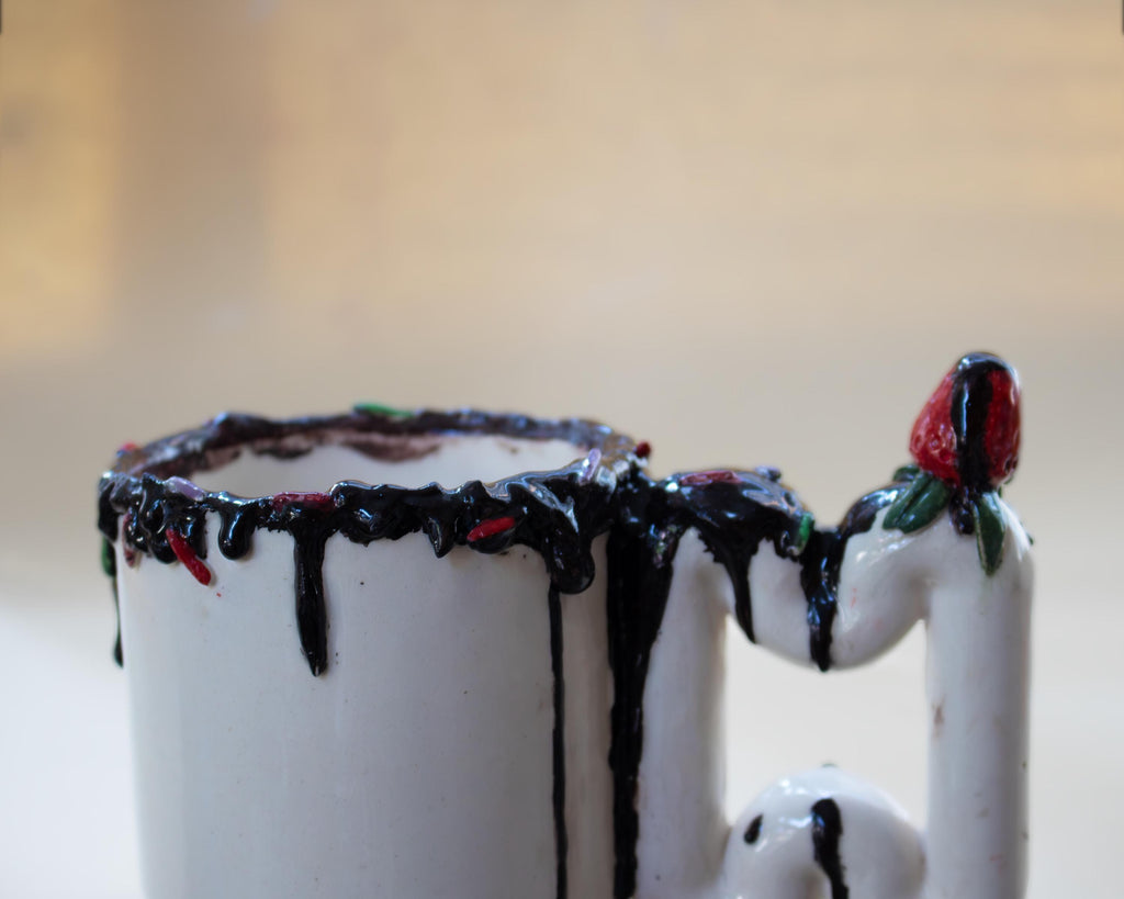 Çikolatalı çilek el yapımı porselen kupa