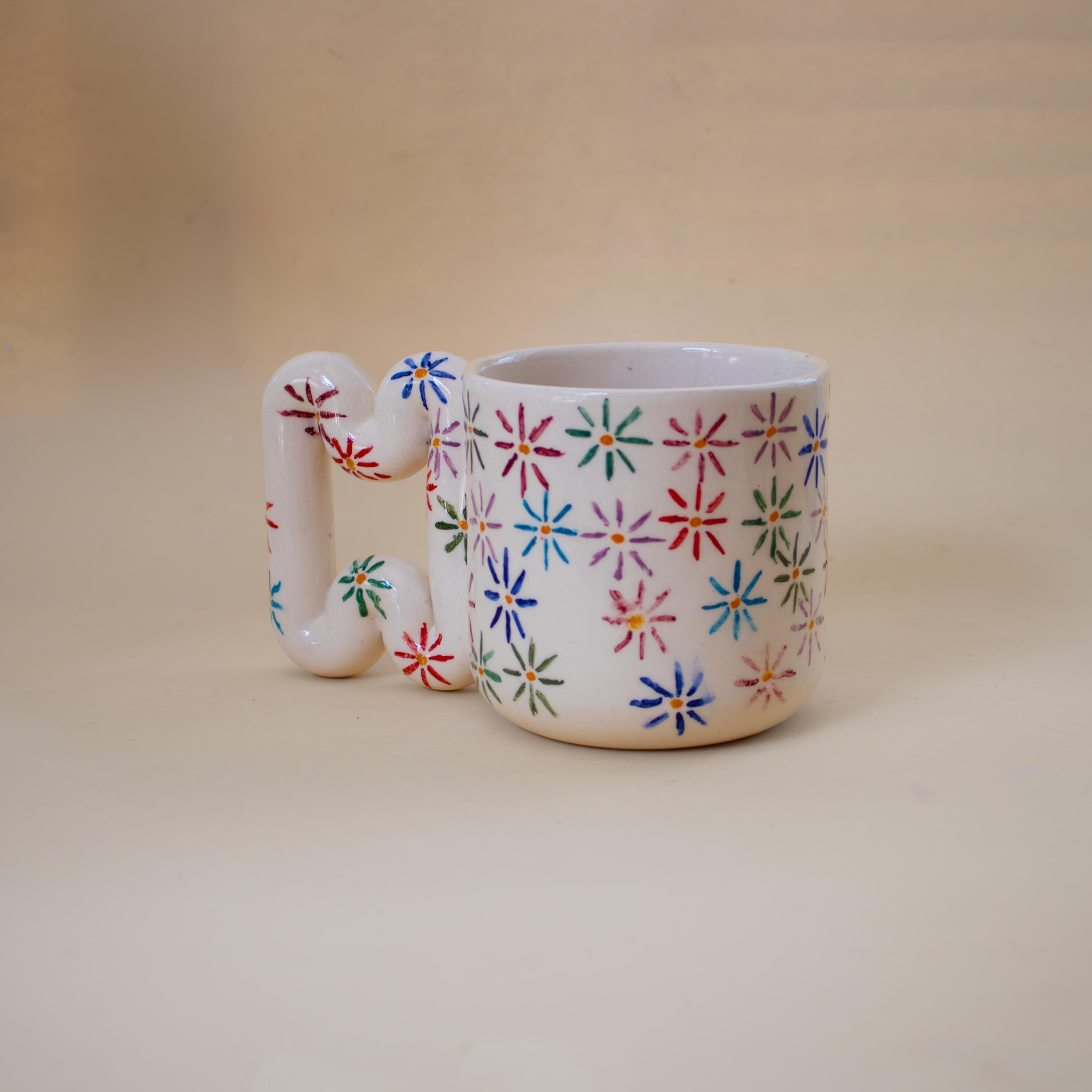 Rengarenk çiçek desenli el yapımı porselen kupa