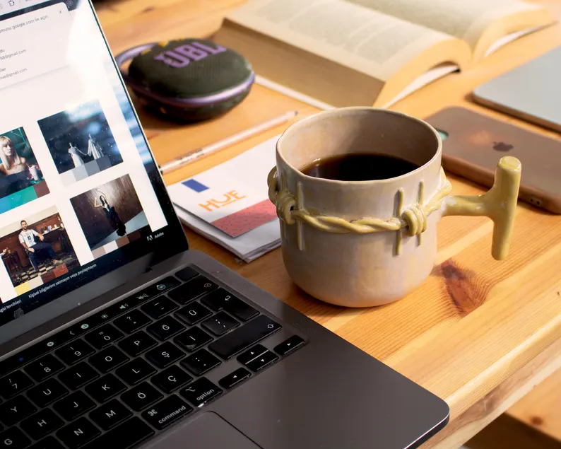 Pastel dikenli stoneware Kupa