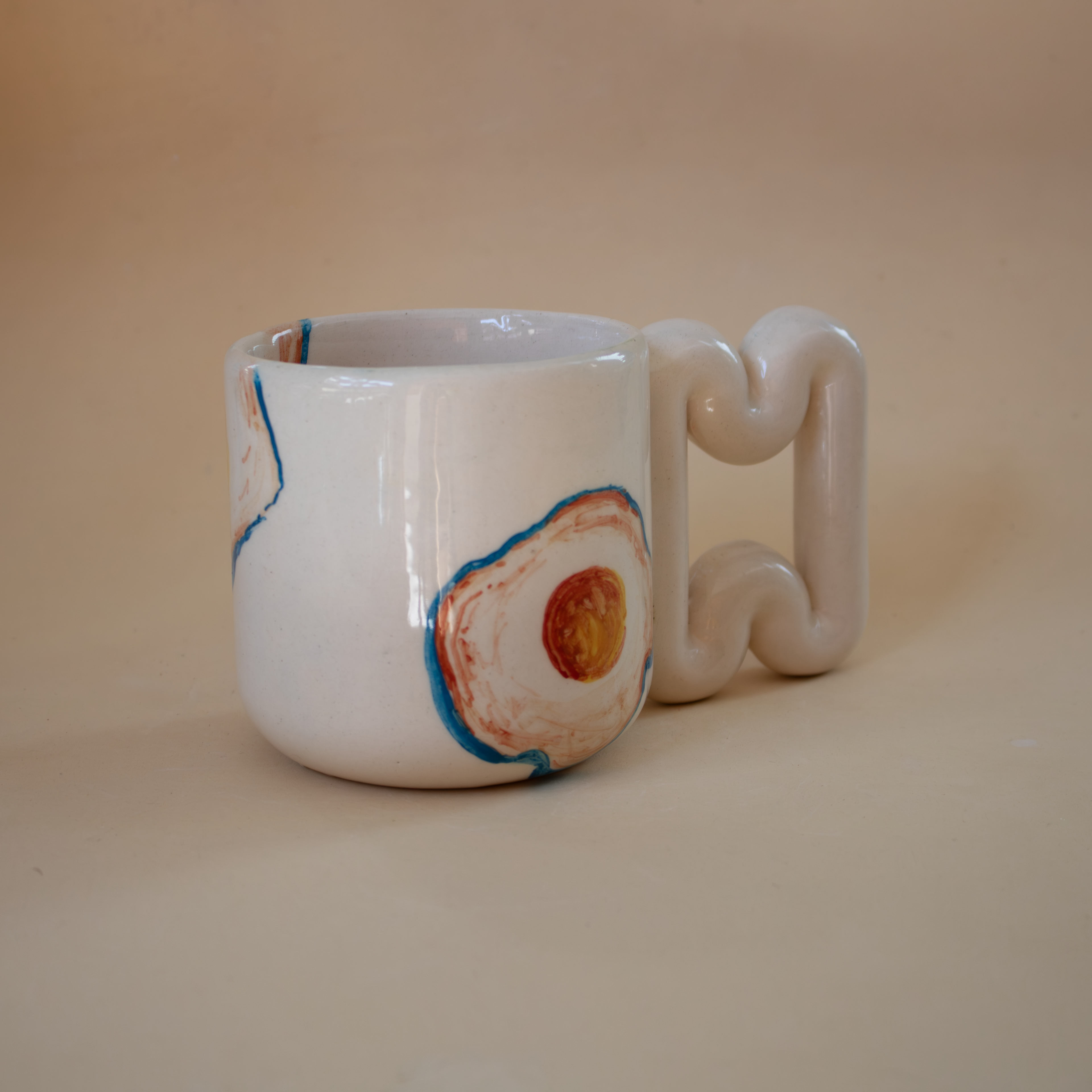 yumurta el yapımı porselen kupa