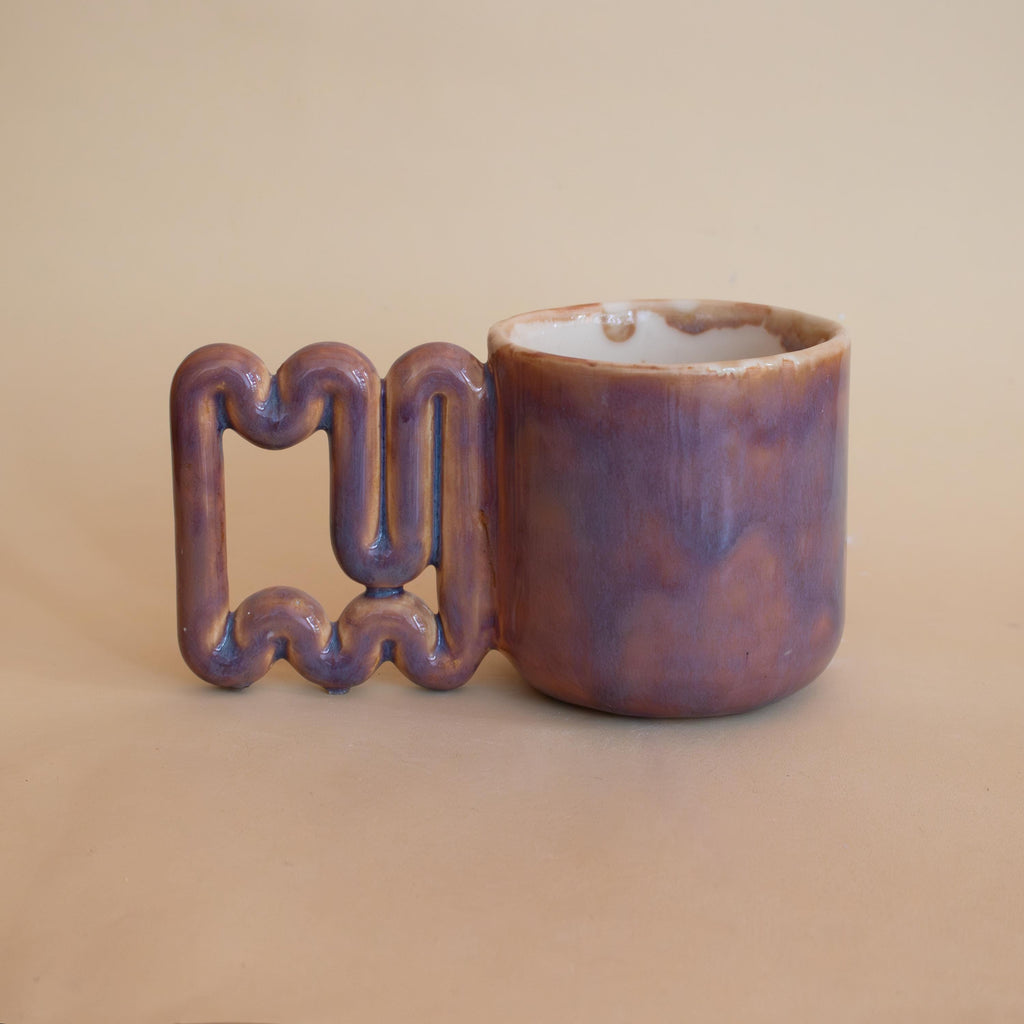 Large zigzag handle coffee cup side view