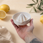 Neutral porcelain kitchenware for fresh lemon juice